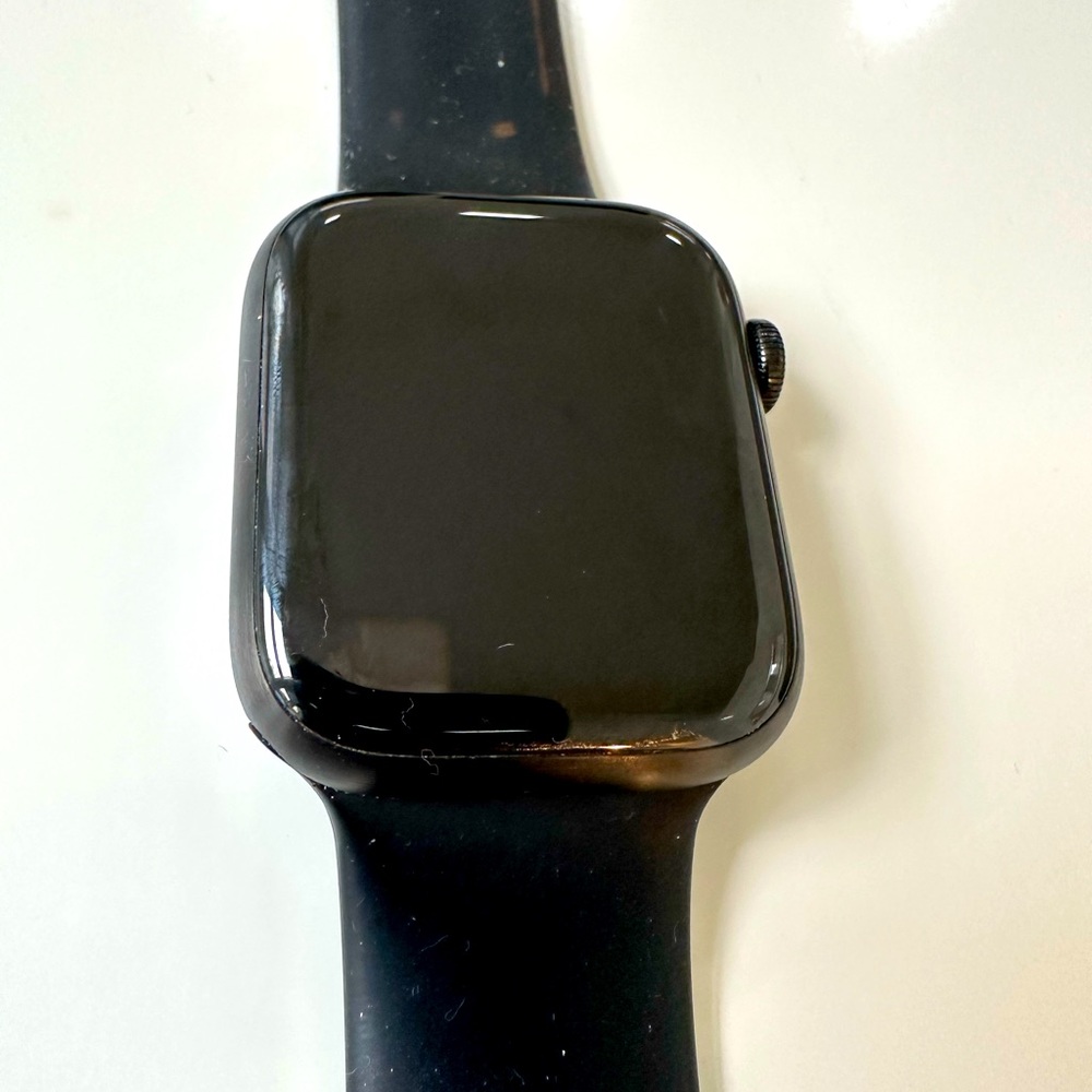 Apple watch series 7 - 45mm - no cellular FREE SHIPPING